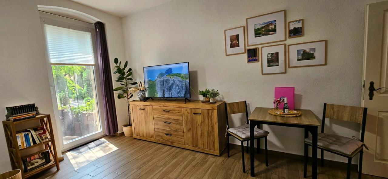 Johnis Fewo, Naehe Stadtzentrum - Uni In Sehr Ruhiger Lage Mit Terrasse Und Eigenem Parkplatz Cottbus Dış mekan fotoğraf